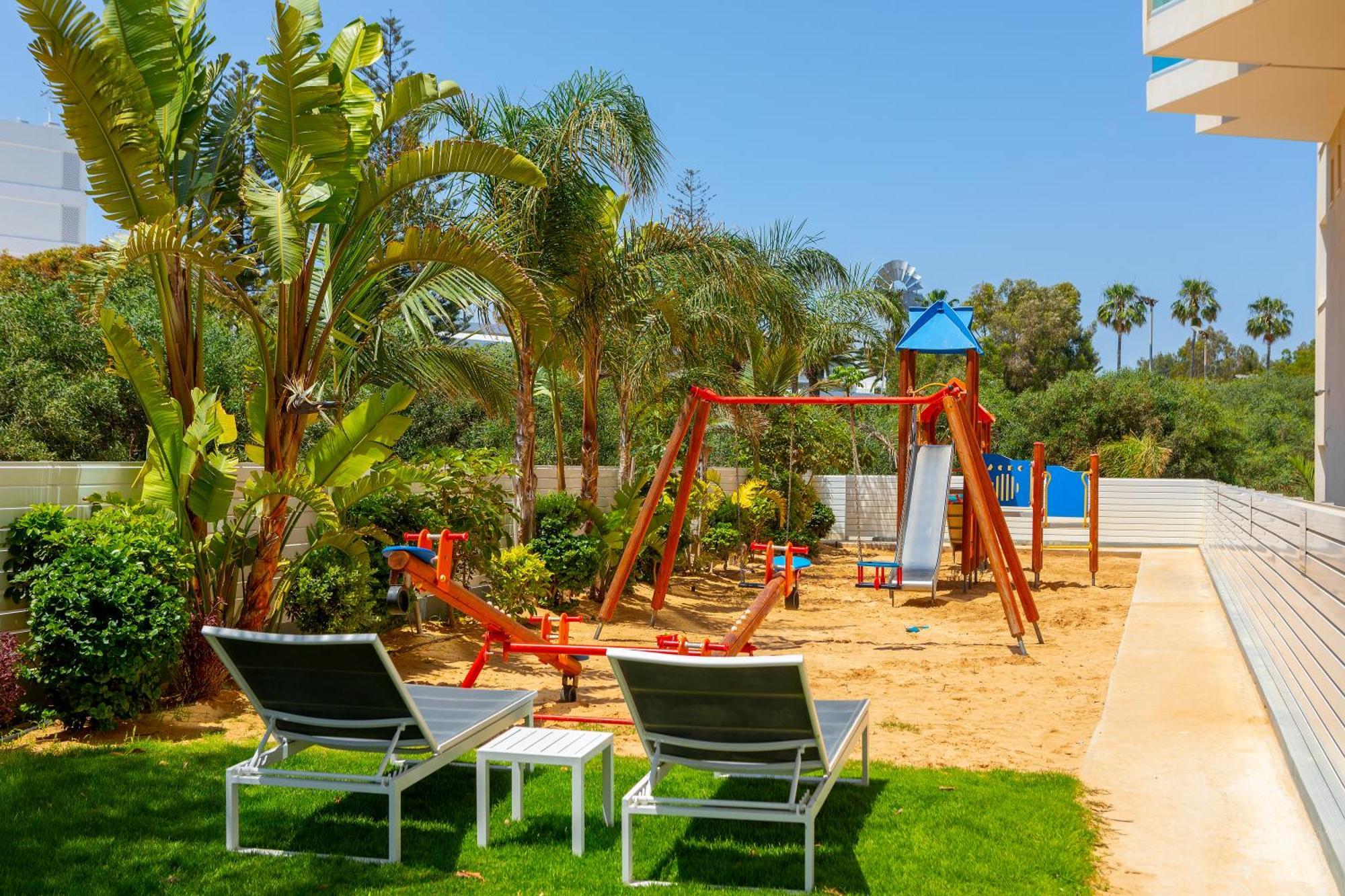 Nissiblu Beach Resort Agia Napa Buitenkant foto